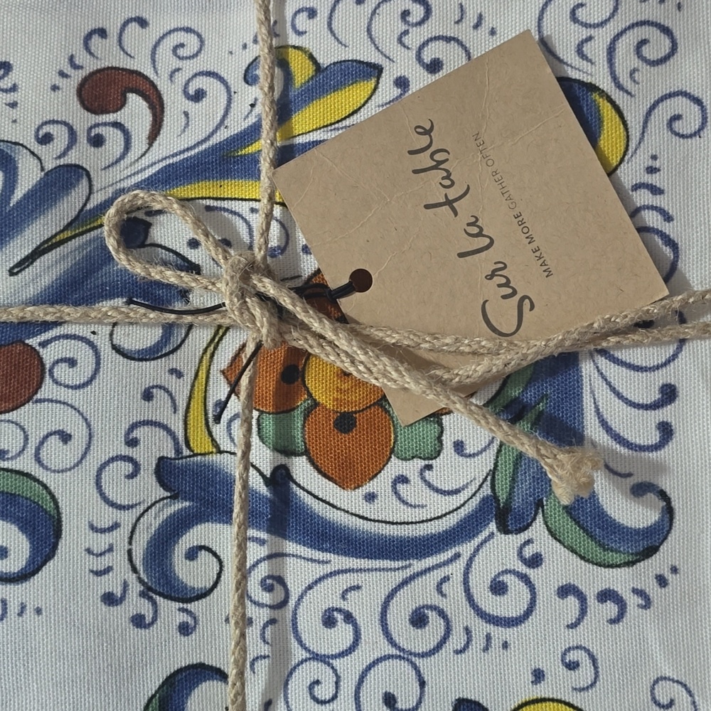 Sur La Table Deruta-Style Tablecloth, Retail Price $179.95 USD,Size 108"L x 67"W - Picture 2 of 10